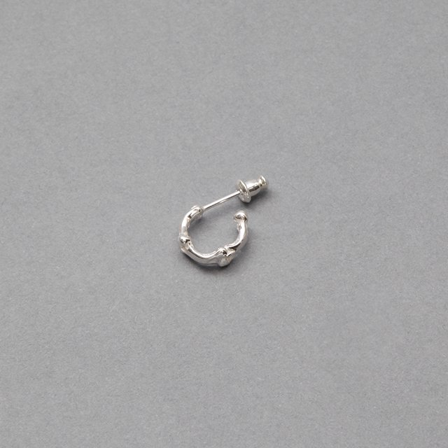 TheSoloist.  bone shaped earrings. silver [sa.0034AW22]