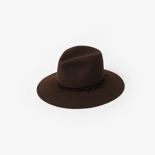TAKAHIROMIYASHITATheSoloist.  nobled hat./velvet ribbon.  [sa.0014AW23]