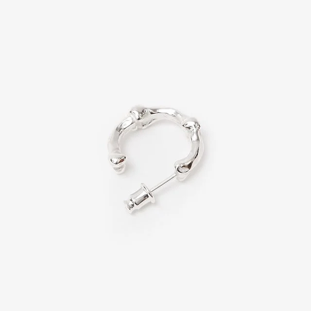 TheSoloist.  bone shaped earrings.-M-(15mm) silver [sspj.0017]
