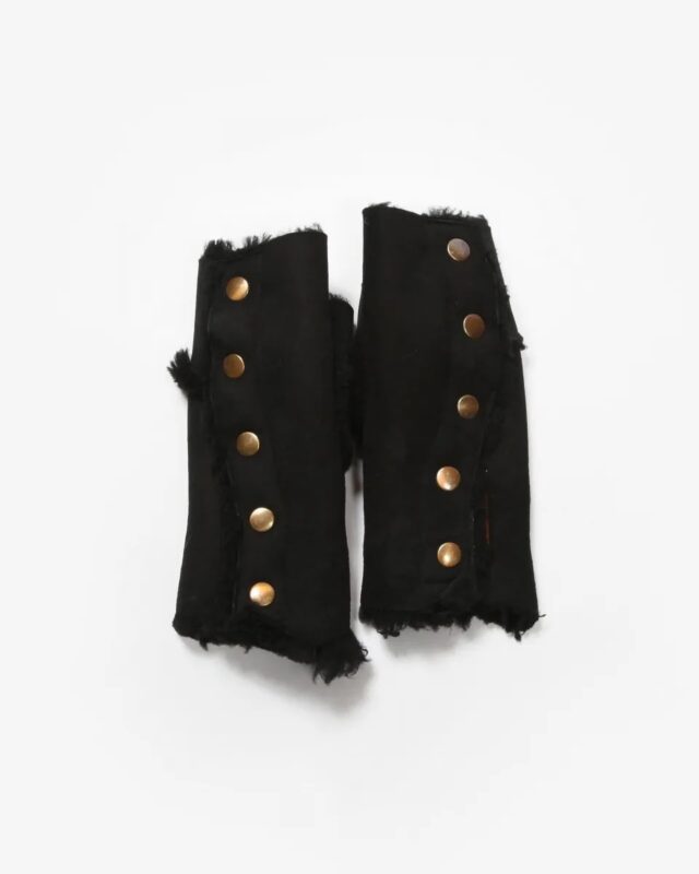 GOODKARMA DEVELOPMENT WHIPPLE – REVERSIBLE MOUTON GLOVE