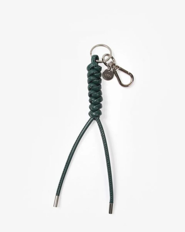 ITTI CRISTY SNAKEKNOT CHARM / STCOW