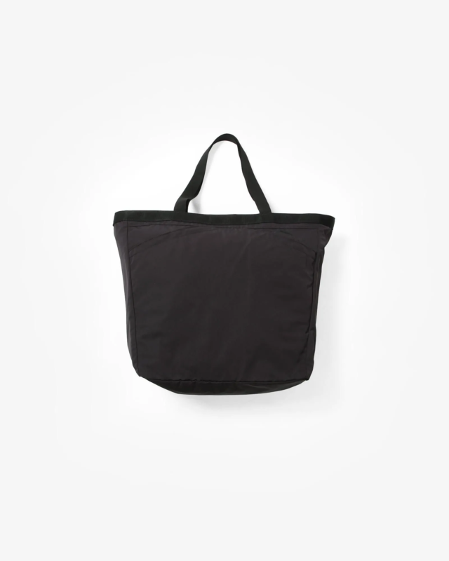 MONOLITH TOTE STANDARD NEUTRAL M BLACK [SD-3120-010]